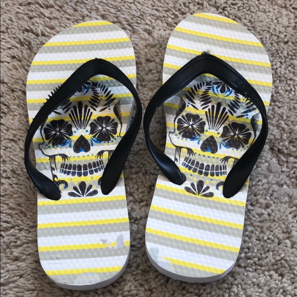 Flip flops.
